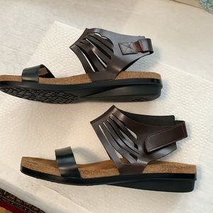 Naot Black and Brown leather Sandals 9 40